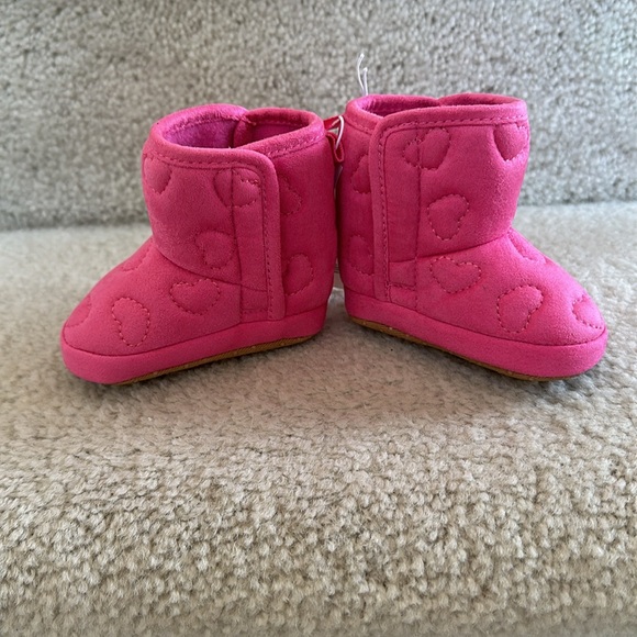 Old Navy Quilted Heart Boots for Baby - Picture 7 of 16